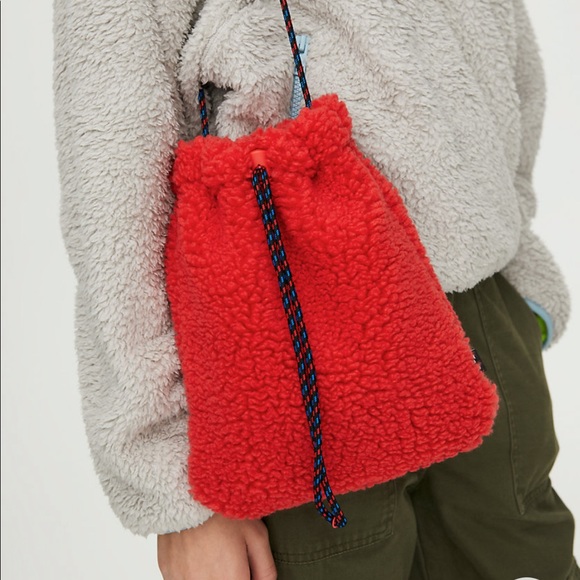 Aritzia Handbags - Aritzia Teddy Bag